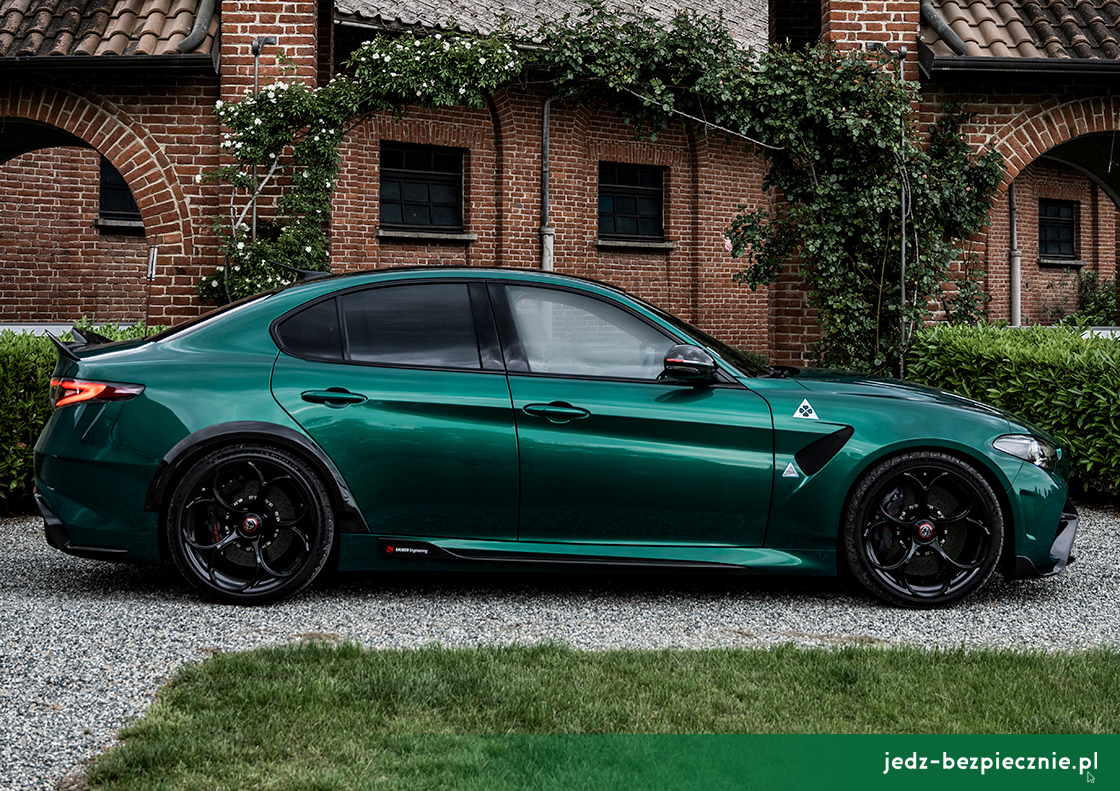 Premiera tygodnia - Alfa Romeo Giulia GTA - bok auta w kolorze Montreal Green